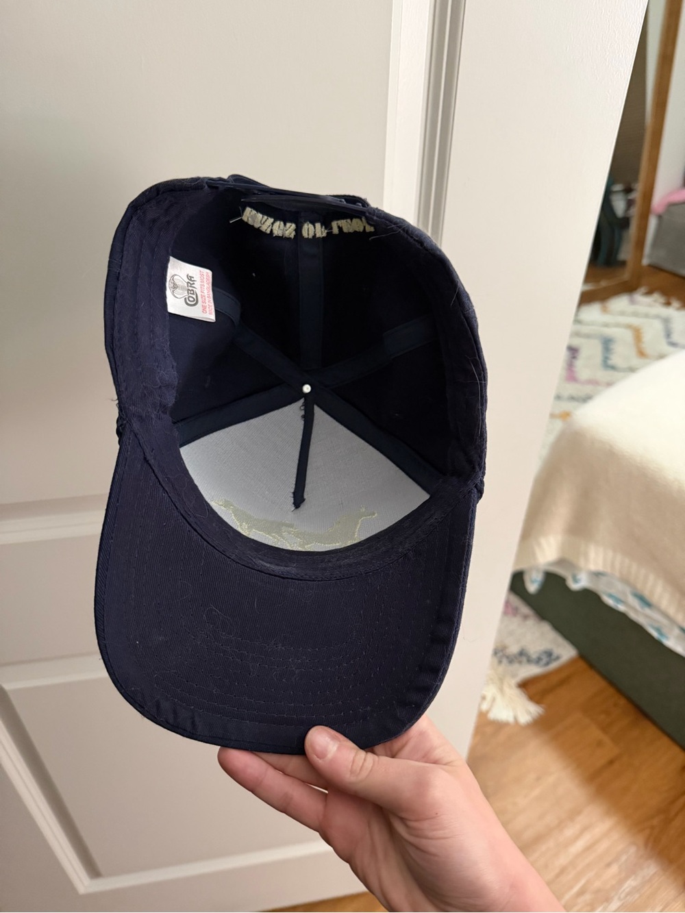 Kings Of Leon hat with horses - Picture 3 of 3